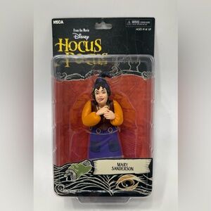 Disney Hocus Pocus Mary Sanderson Collectible in Orange and Purple NEW